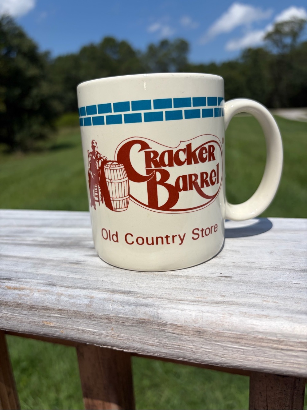 Cracker Barrel Country is the Heart of America coffee mug 12 fluid oz Vintage